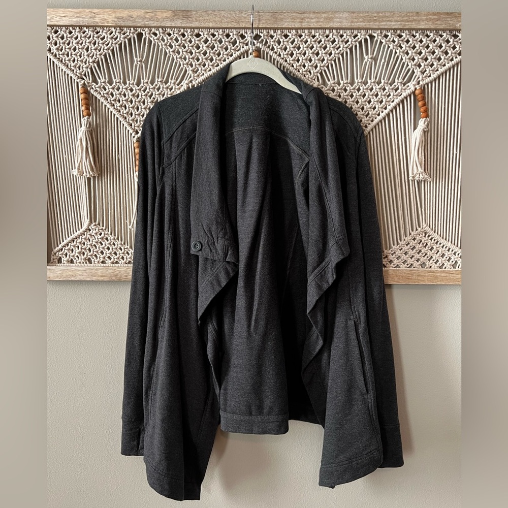 lululemon wrap/jacket - size 8